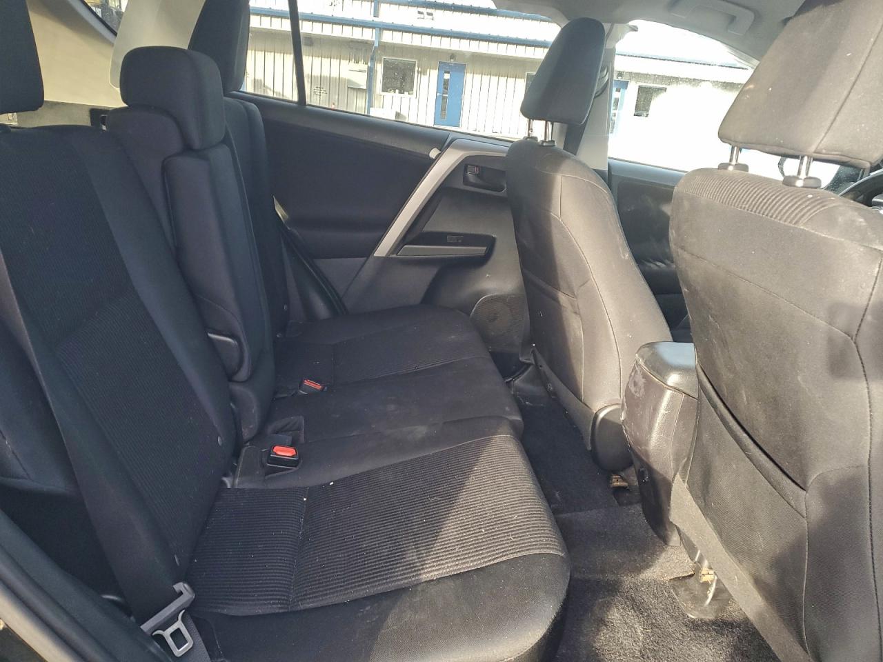 Toyota RAV4 Le Image 2