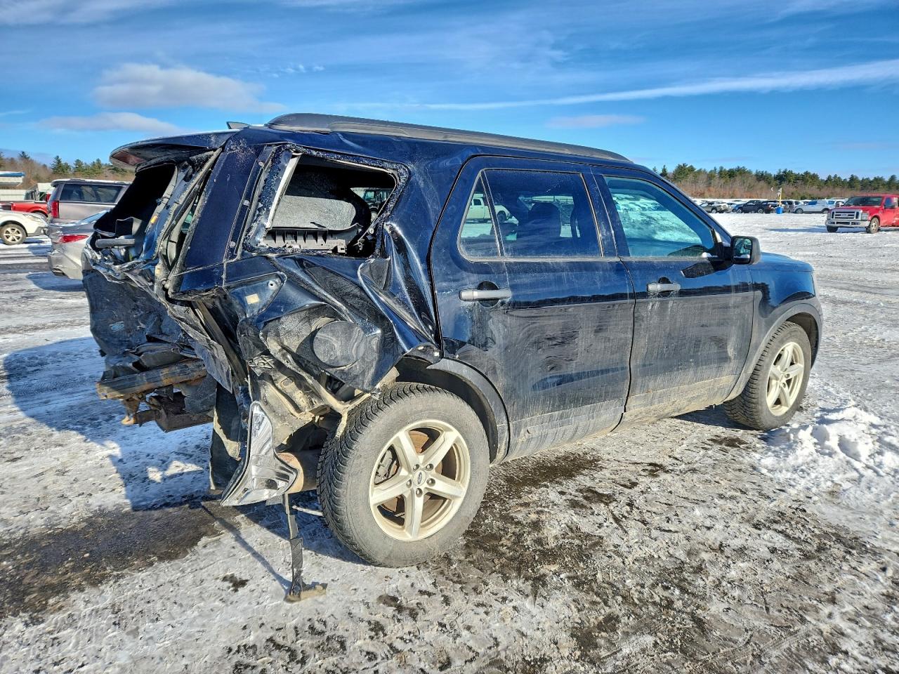 Ford Explorer Image 2