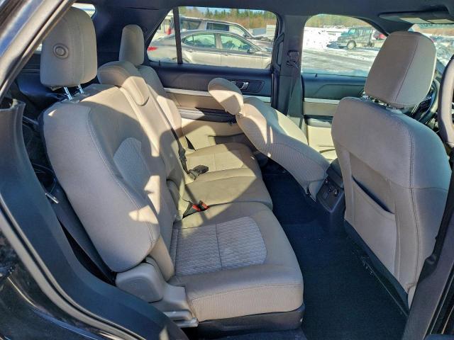 Ford Explorer Image 11