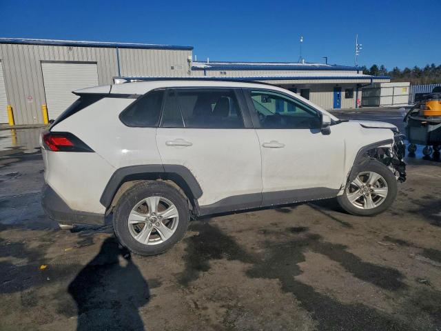 Toyota RAV4 Xle Image 3