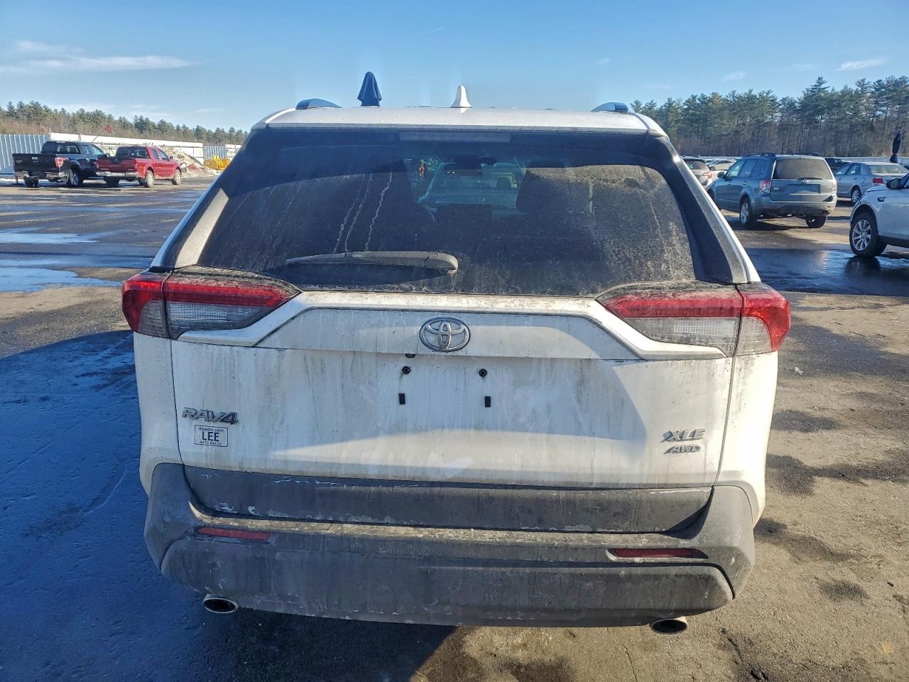 Toyota RAV4 Xle Image 10