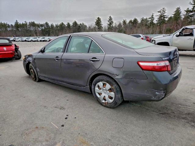 Toyota Camry Ce Image 8