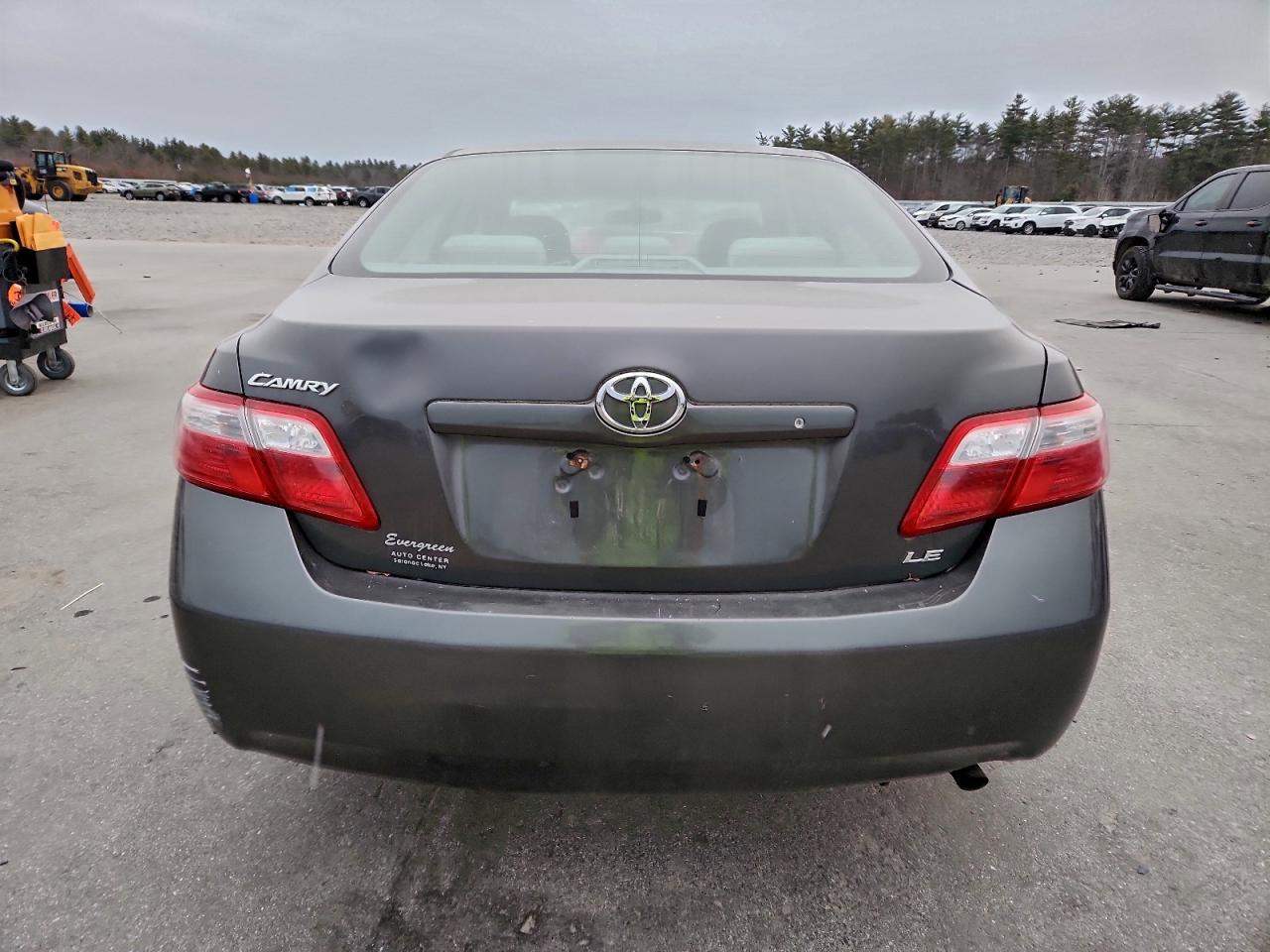 Toyota Camry Ce Image 5