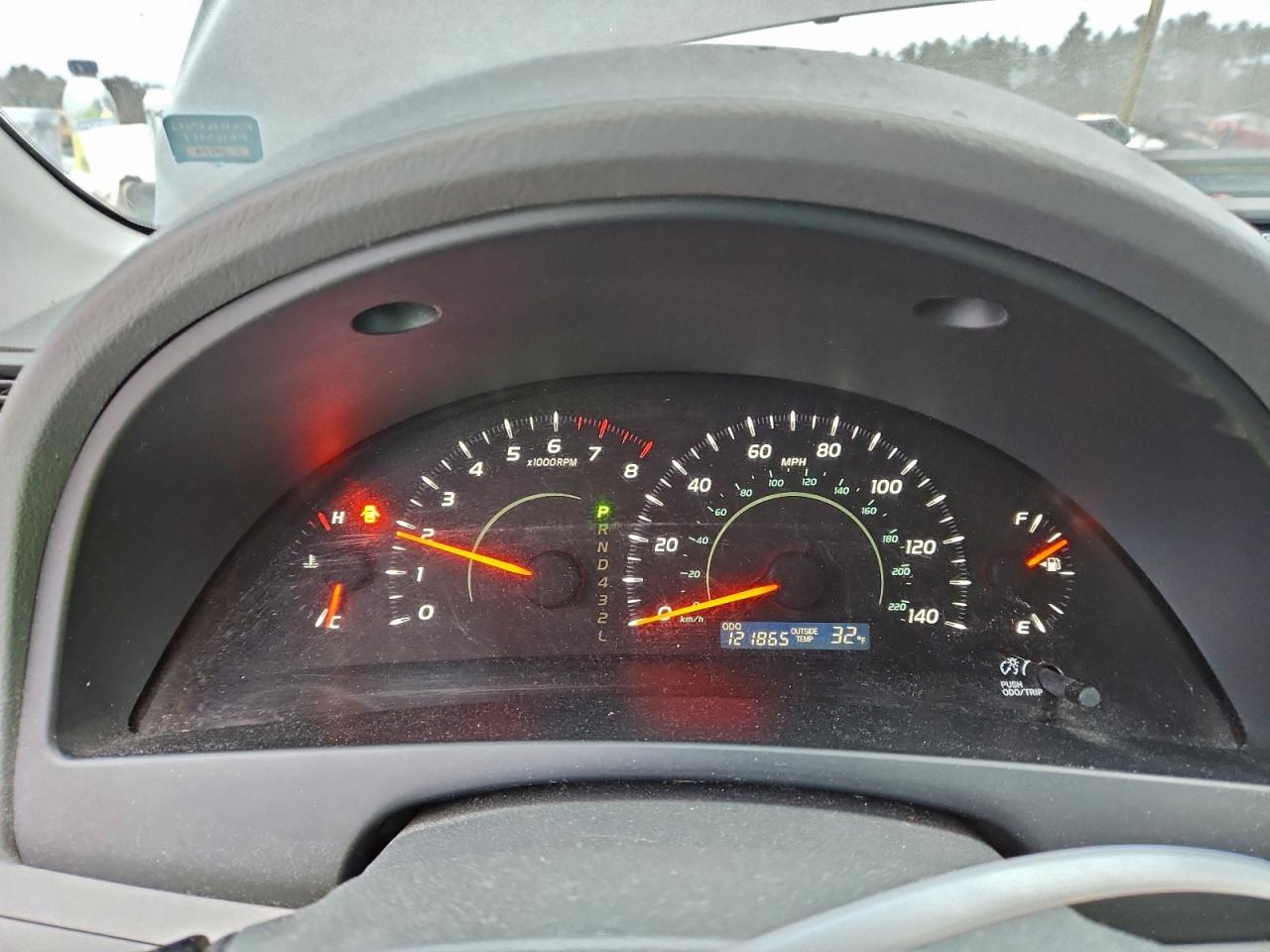 Toyota Camry Ce Image 4