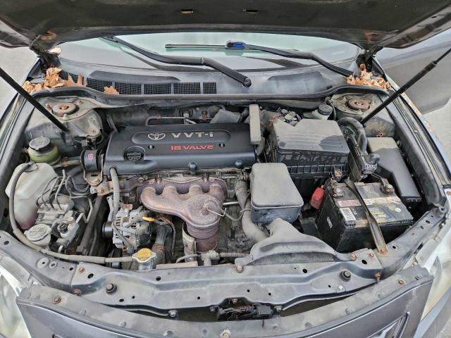 Toyota Camry Ce Image 9