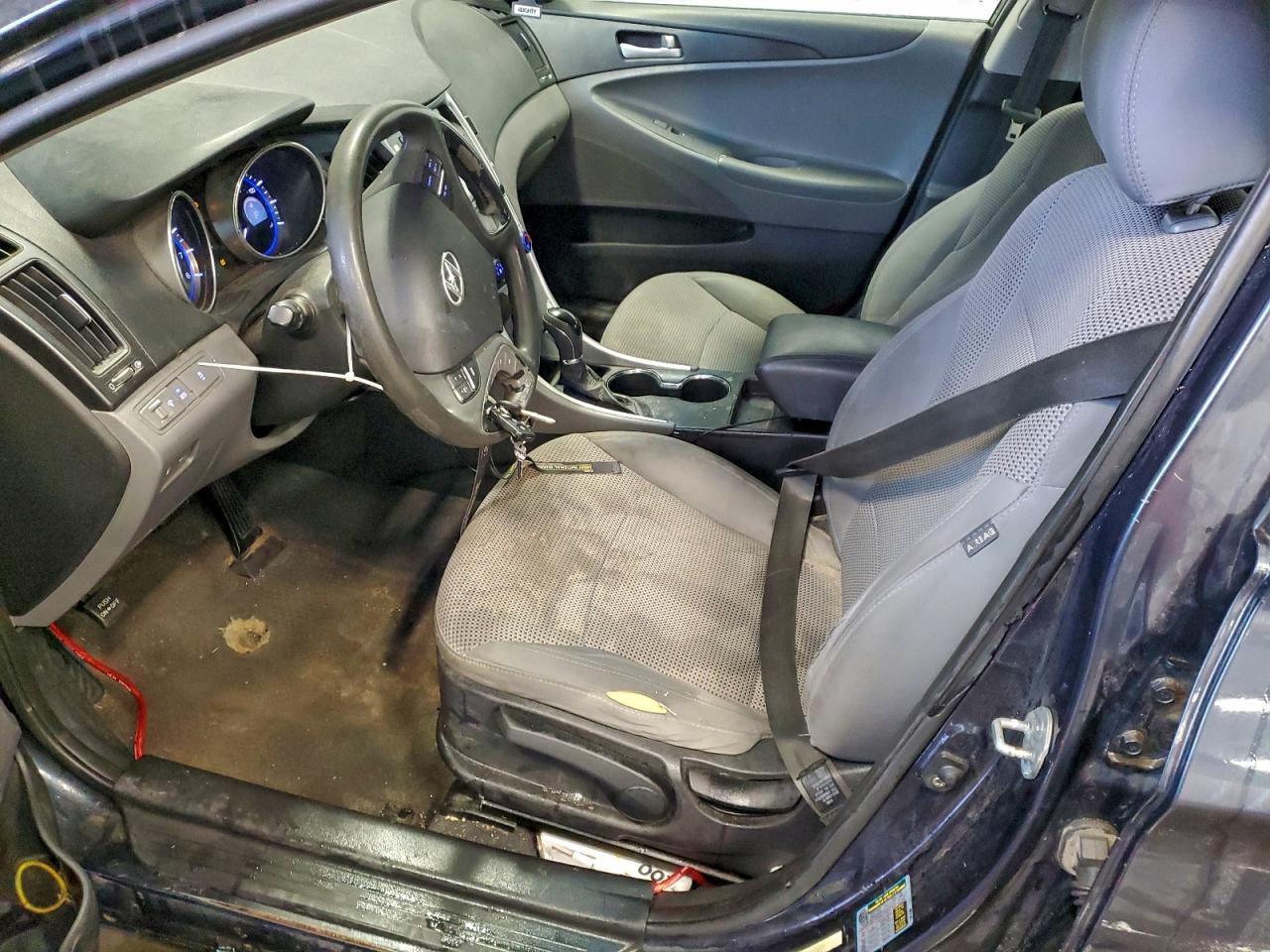 Hyundai SONATA Gls Image 6