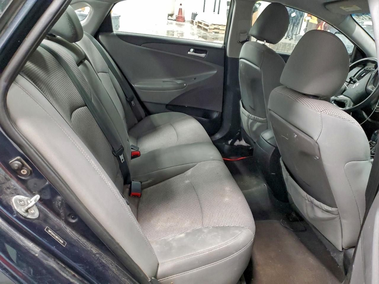 Hyundai SONATA Gls Image 11