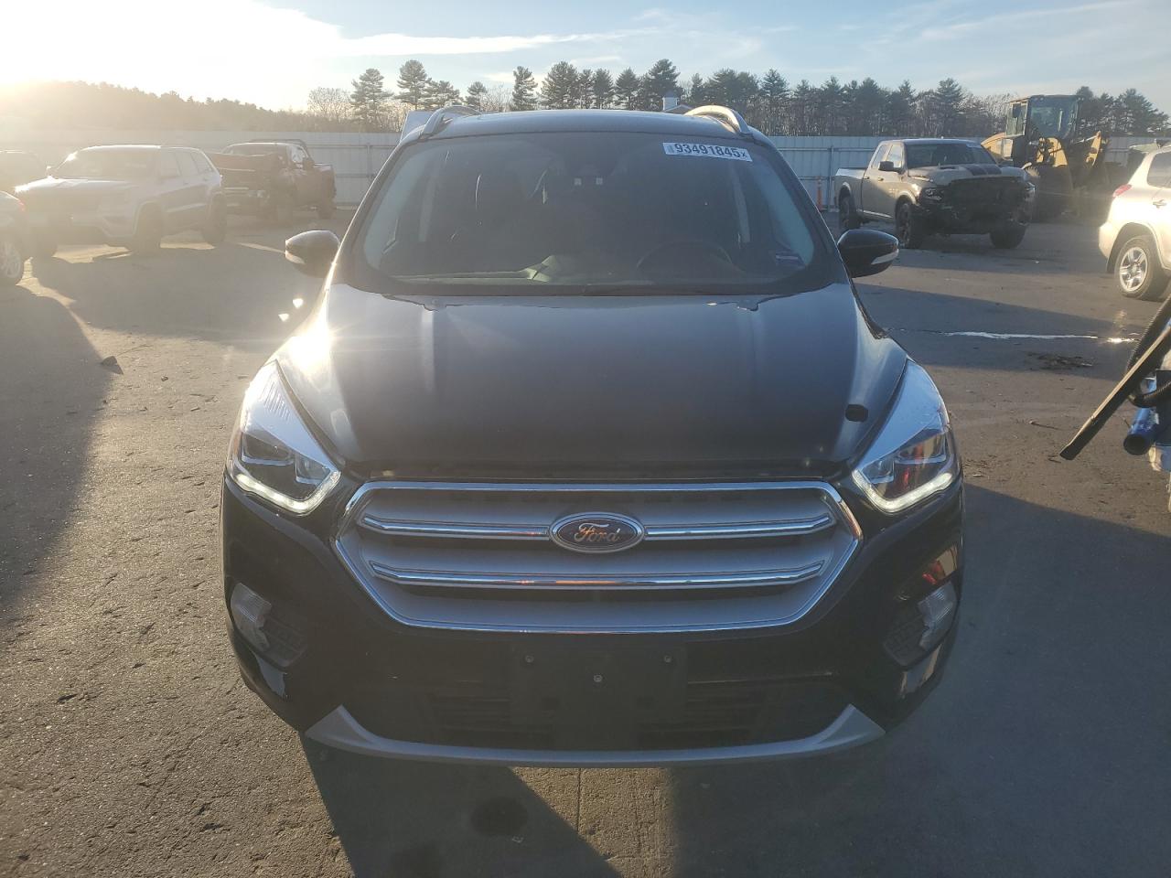 Ford Escape Titanium Image 4