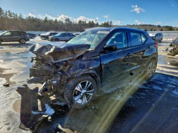  Salvage Nissan Kicks
