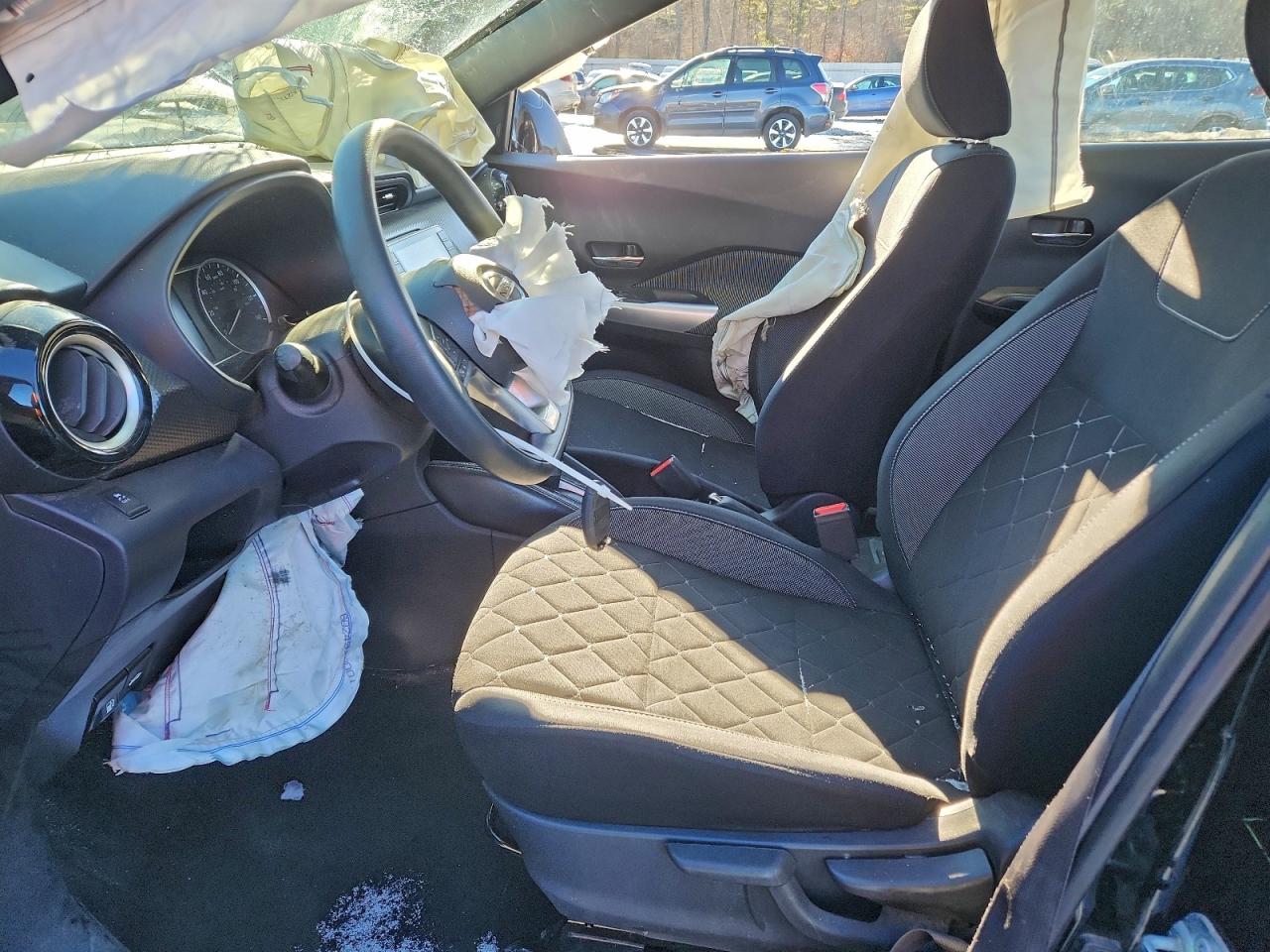 Nissan Kicks S Image 7