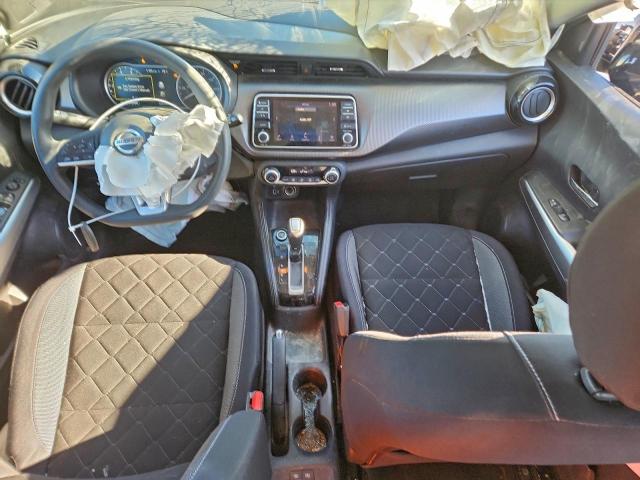 Nissan Kicks S Image 3