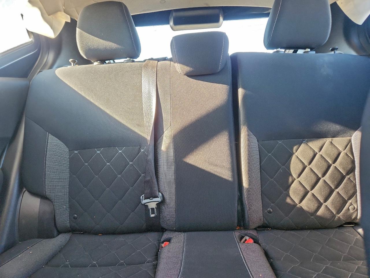 Nissan Kicks S Image 4