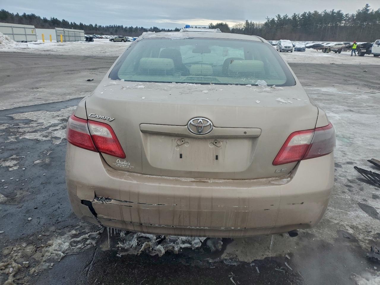 Toyota Camry Base Image 8