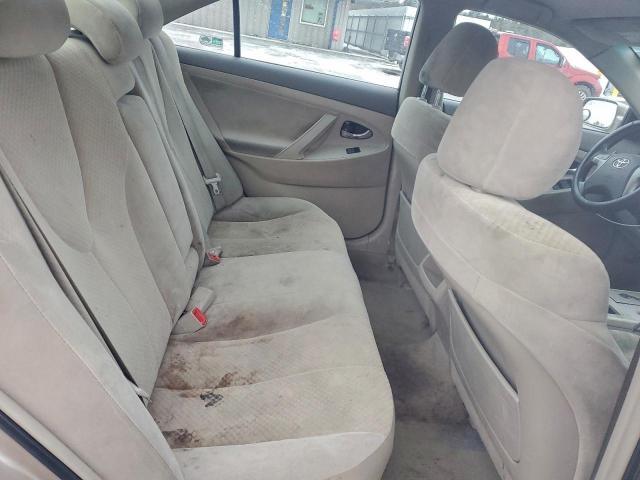 Toyota Camry Base Image 7