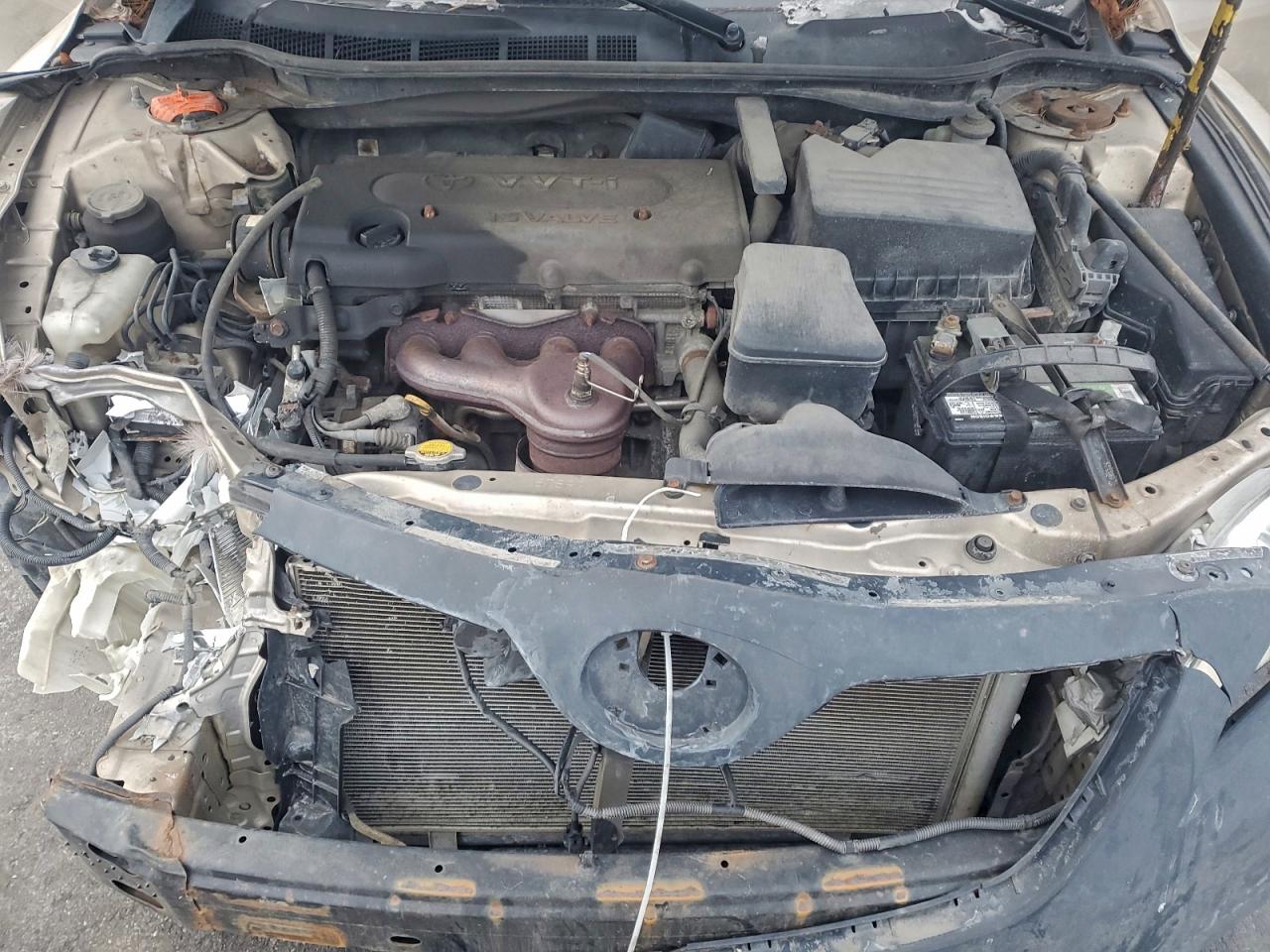 Toyota Camry Base Image 10