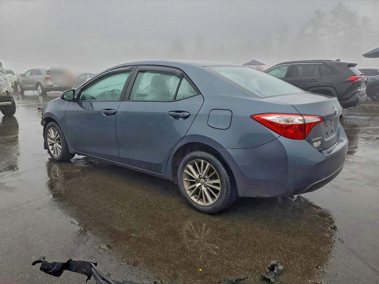 Toyota Corolla L Image 2