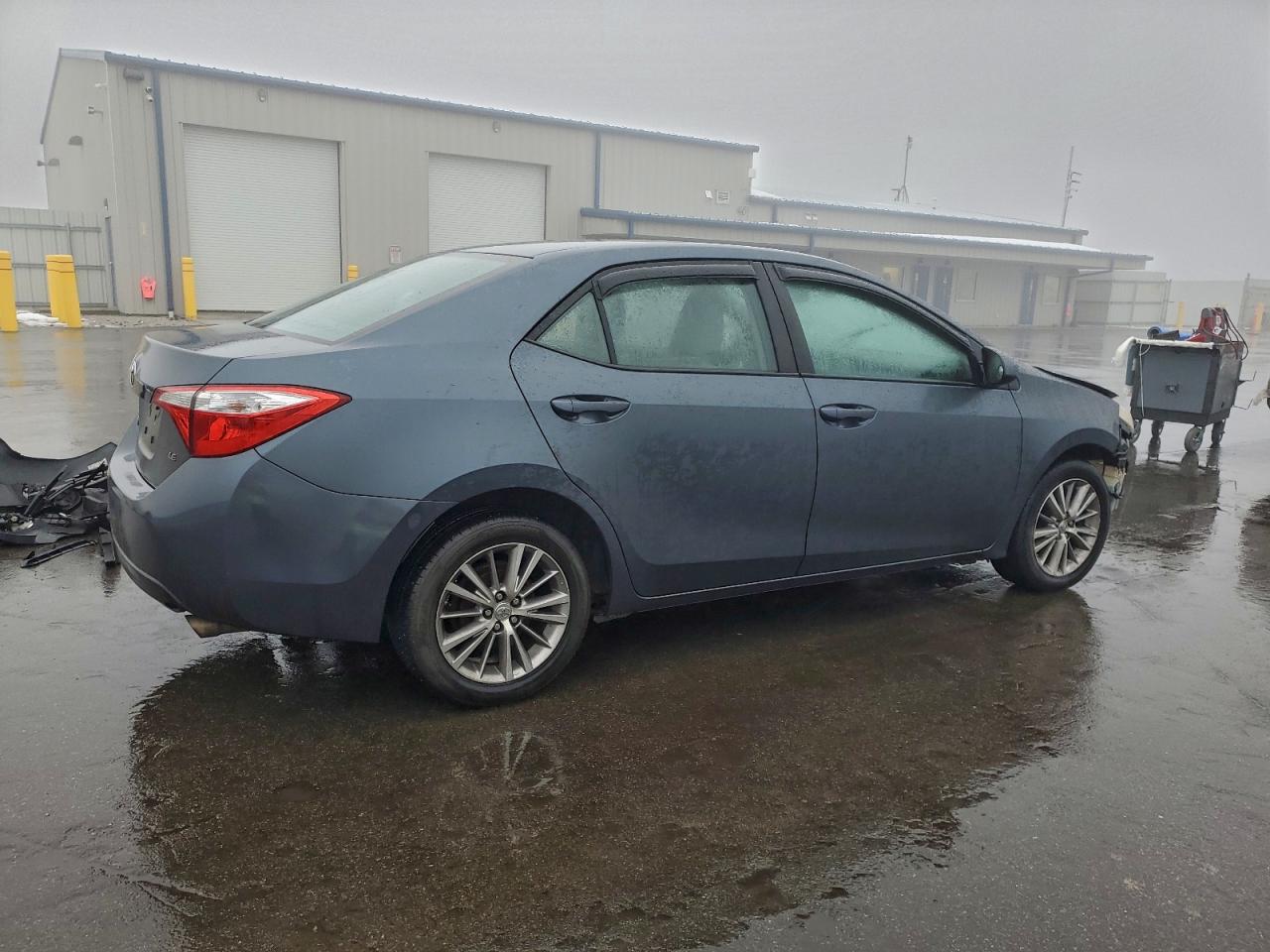 Toyota Corolla L Image 3