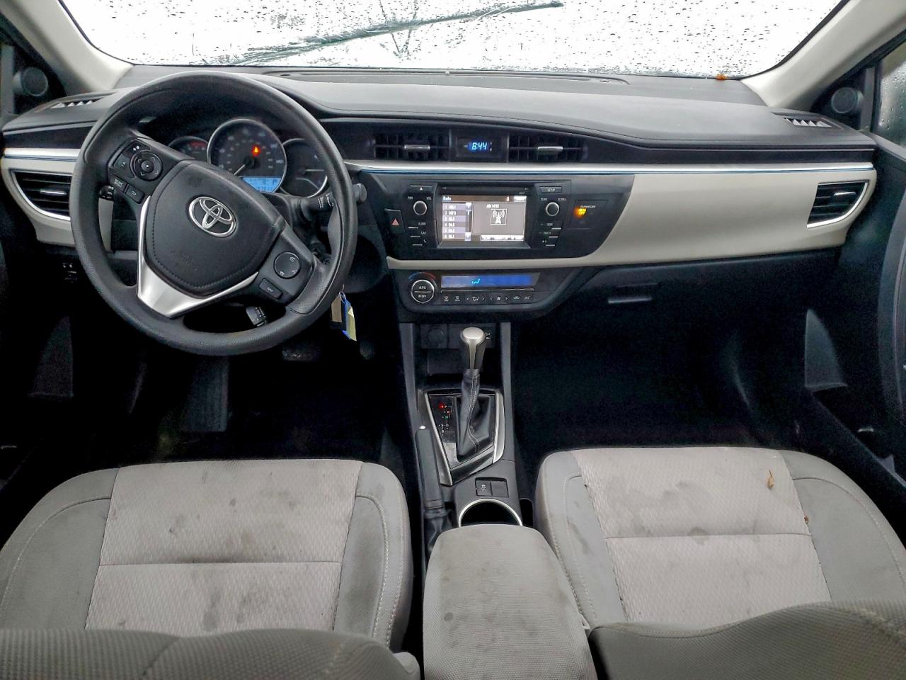 Toyota Corolla L Image 9