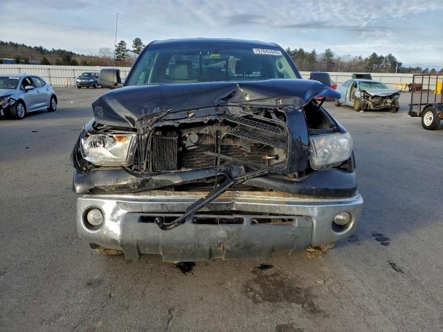 Toyota Tundra Double Cab Image 2