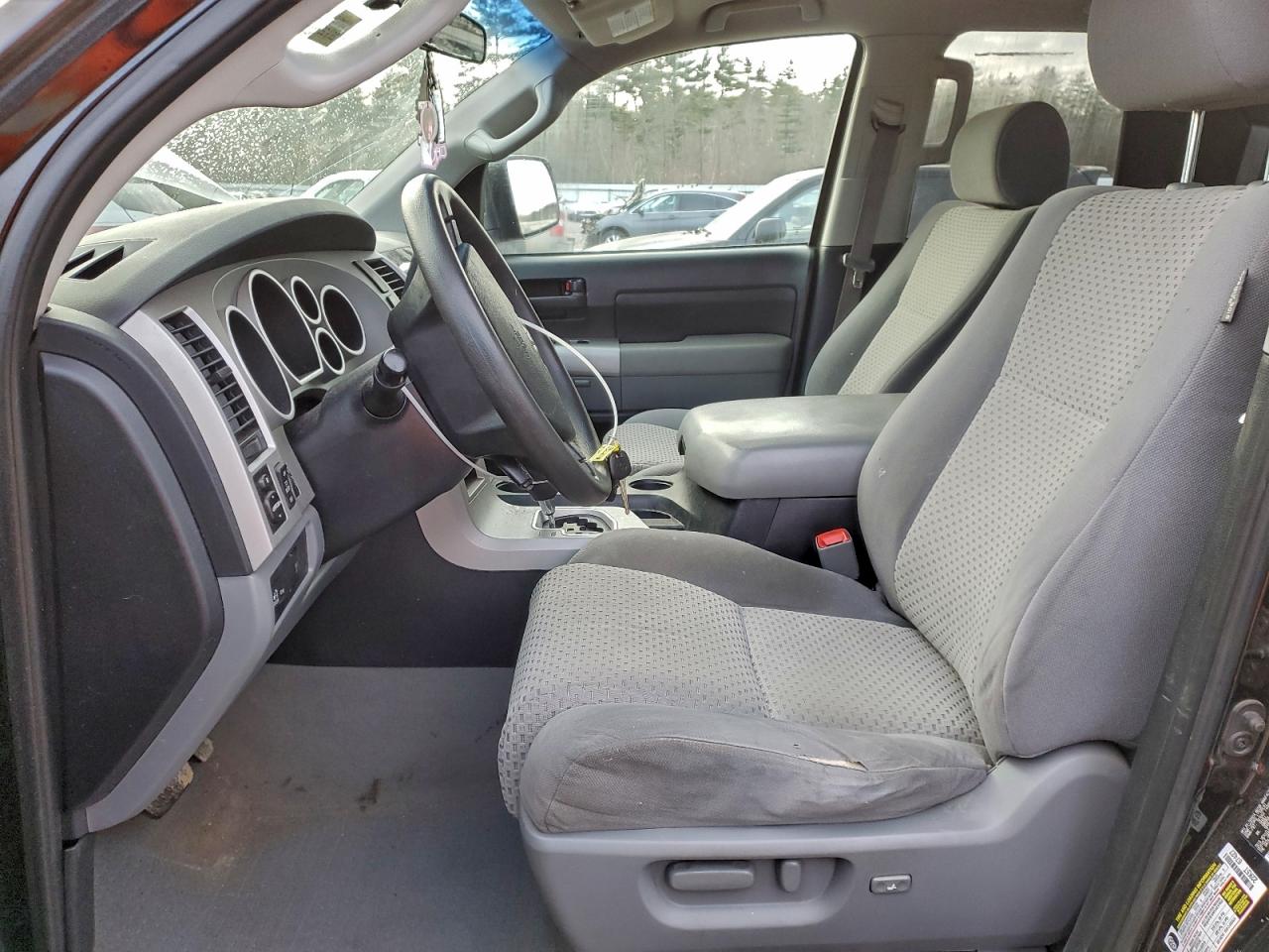 Toyota Tundra Double Cab Image 12