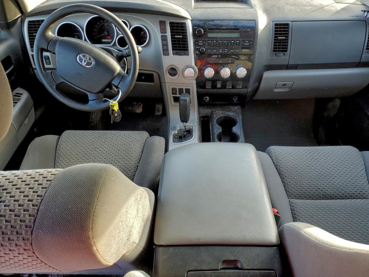 Toyota Tundra Double Cab Image 5