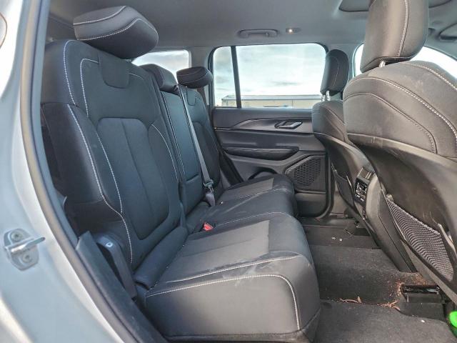 Jeep Grand Cherokee Laredo Image 9