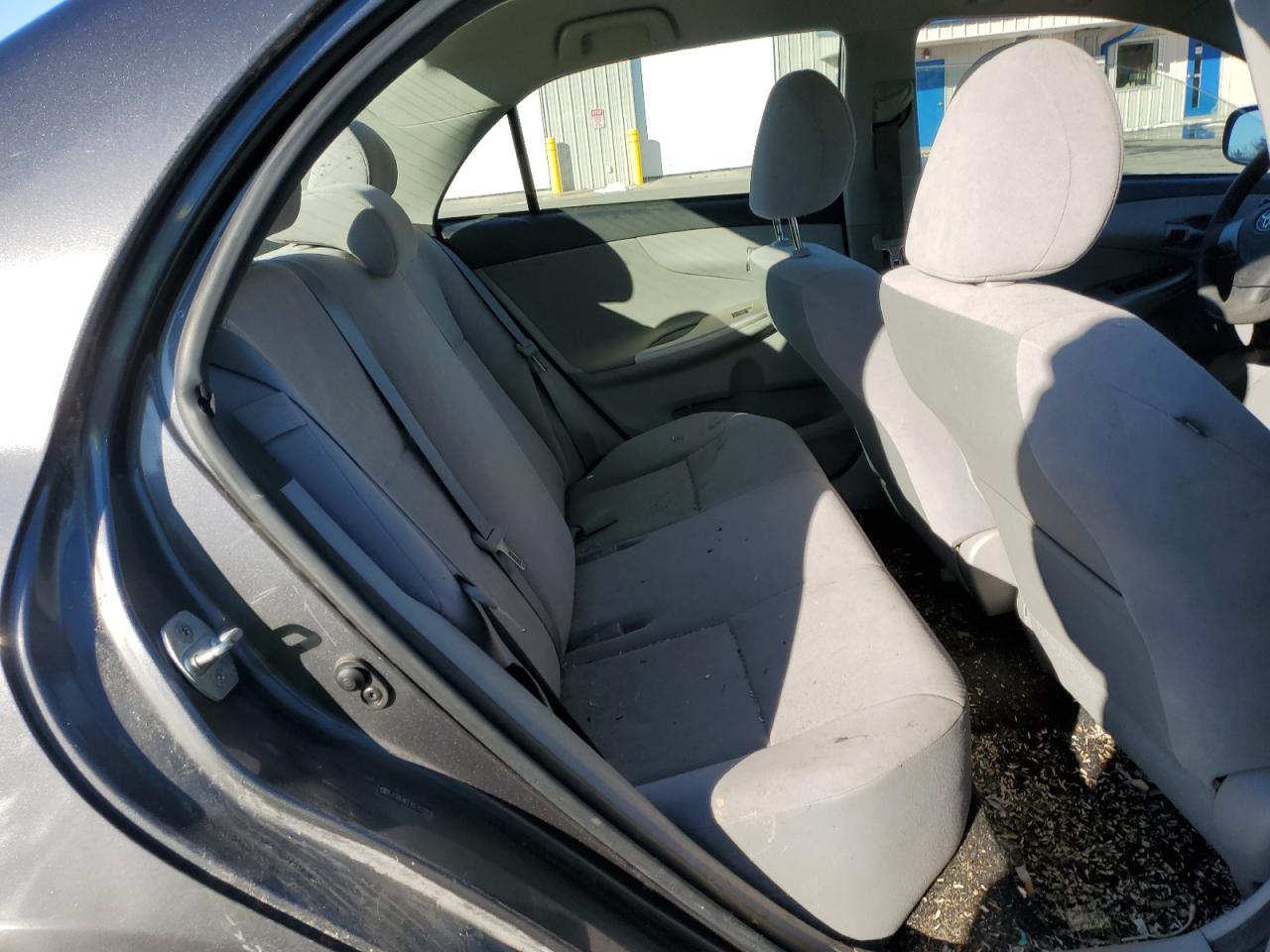 Toyota Corolla Base Image 11