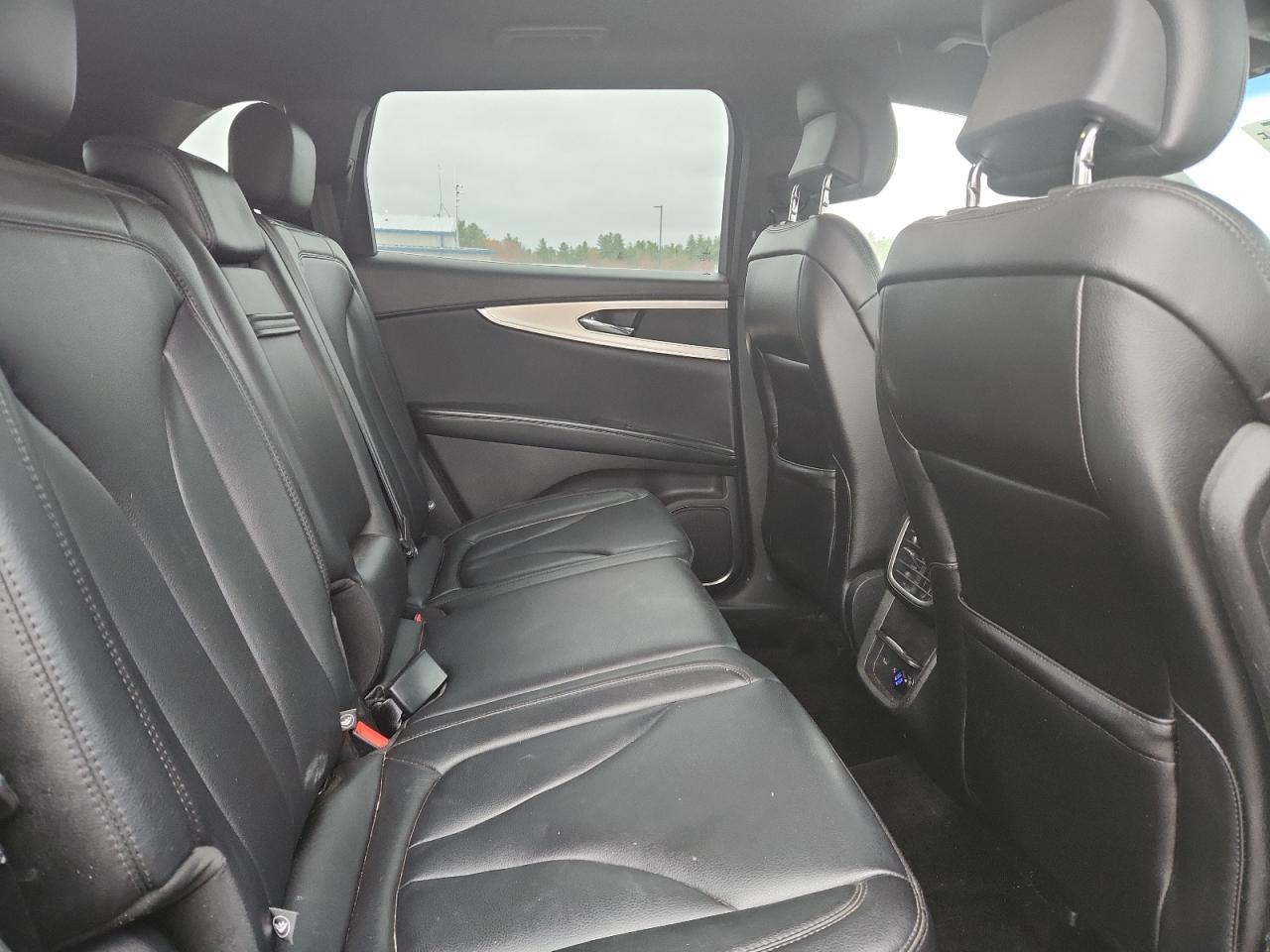 Lincoln MKX Premiere Image 11