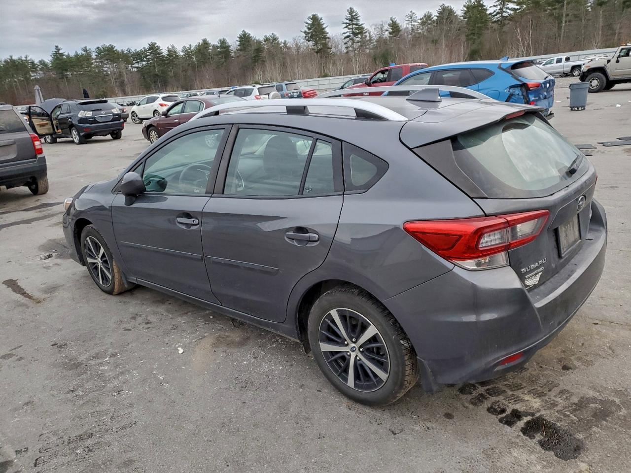 Subaru Impreza Premium Image 6