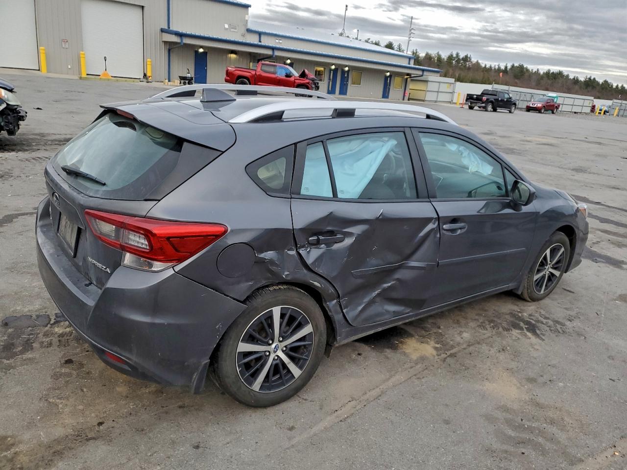 Subaru Impreza Premium Image 2