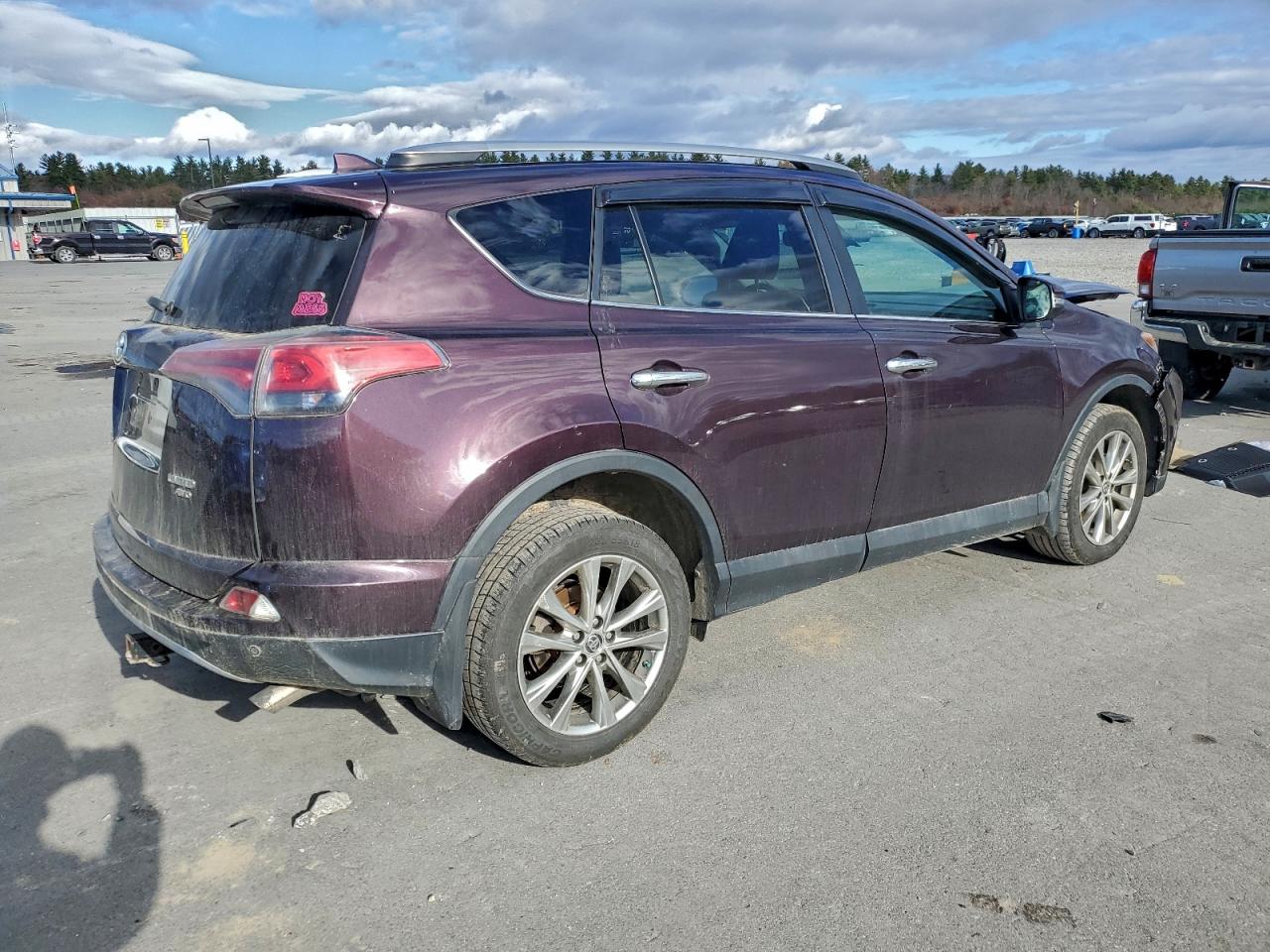 Toyota RAV4 Limited Image 3