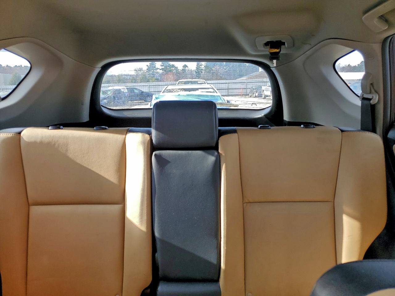 Toyota RAV4 Limited Image 9