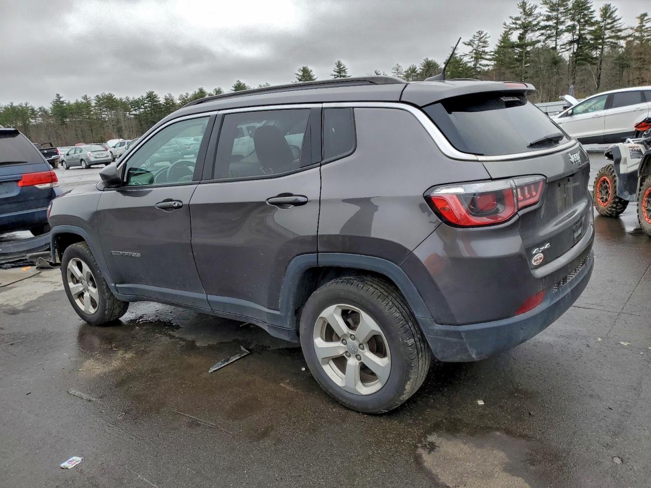 Jeep Compass Latitude Image 2