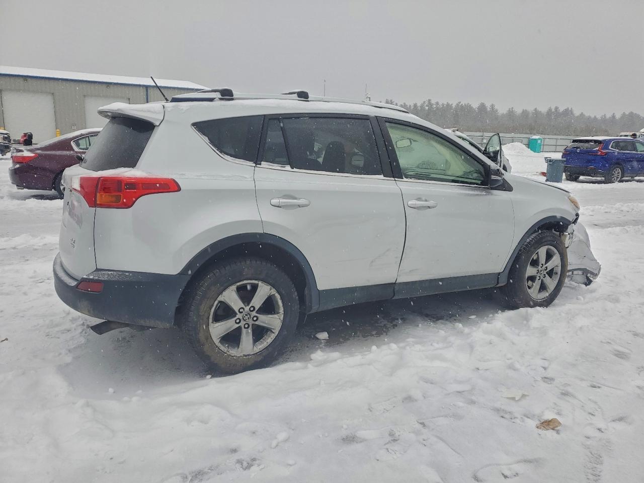 Toyota RAV4 Xle Image 3