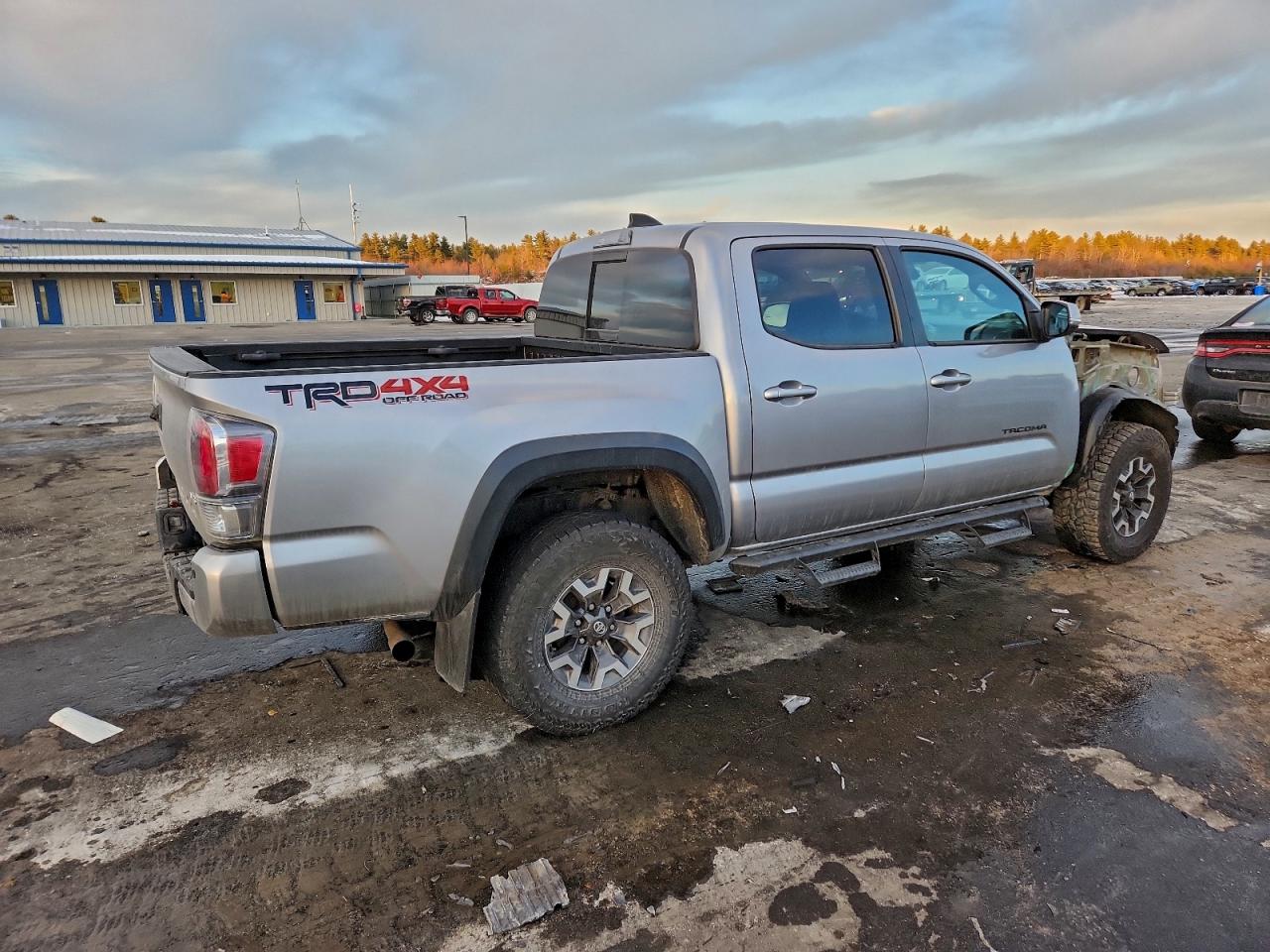 Toyota Tacoma Double Cab Image 9
