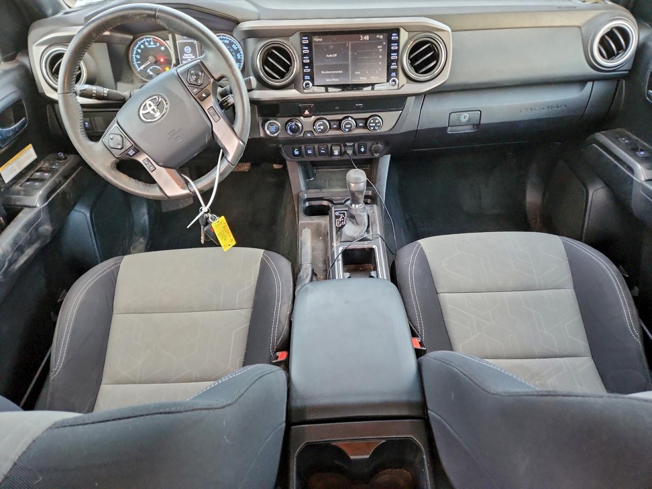 Toyota Tacoma Double Cab Image 4