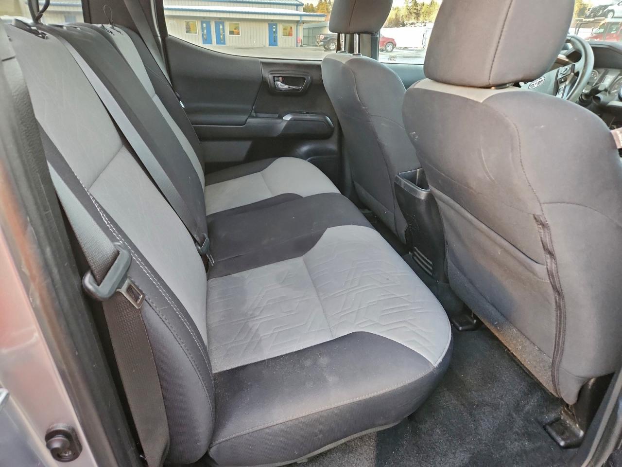 Toyota Tacoma Double Cab Image 11