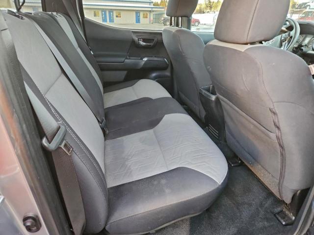 Toyota Tacoma Double Cab Image 11