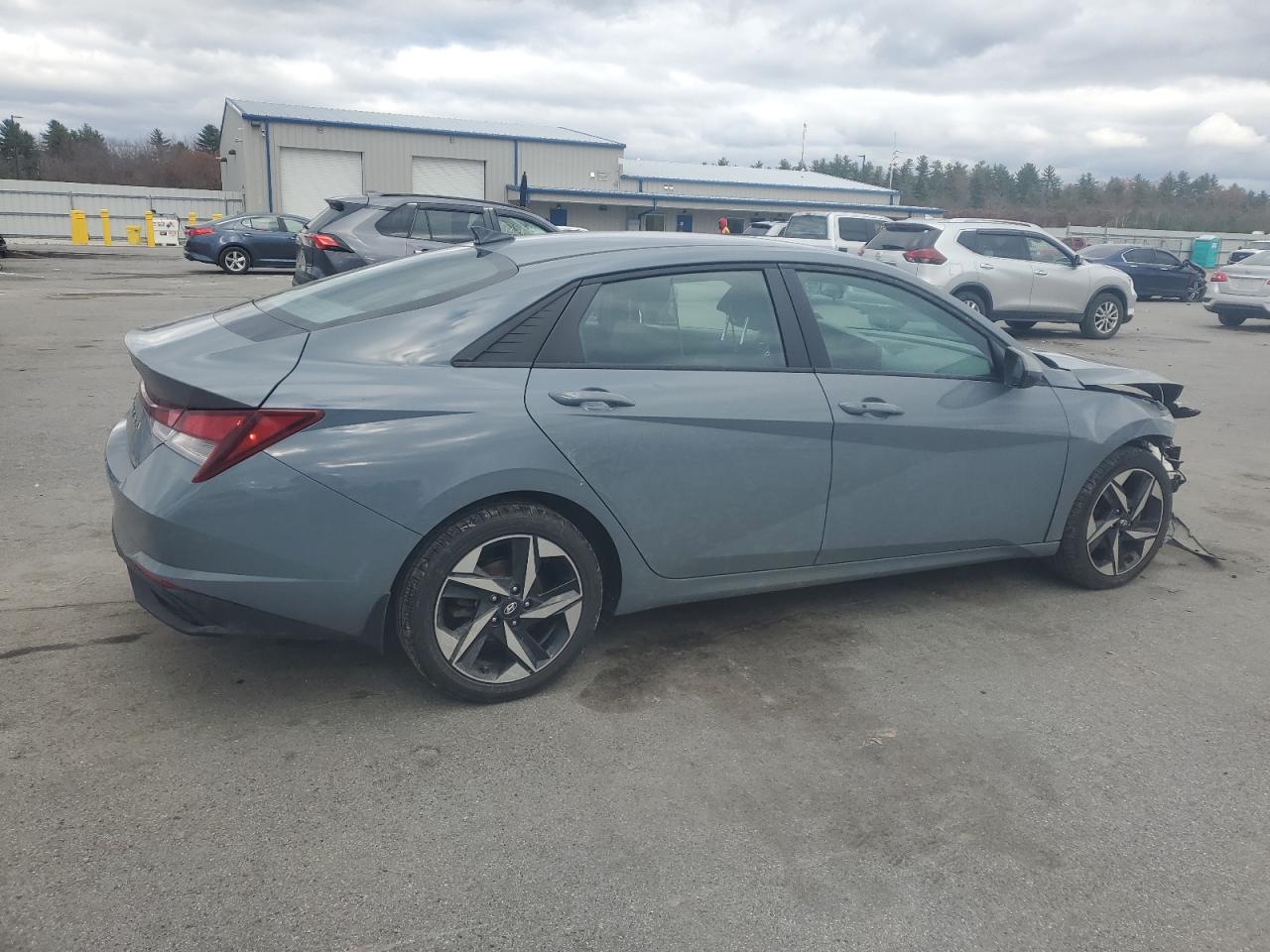 Hyundai ELANTRA Sel Image 12