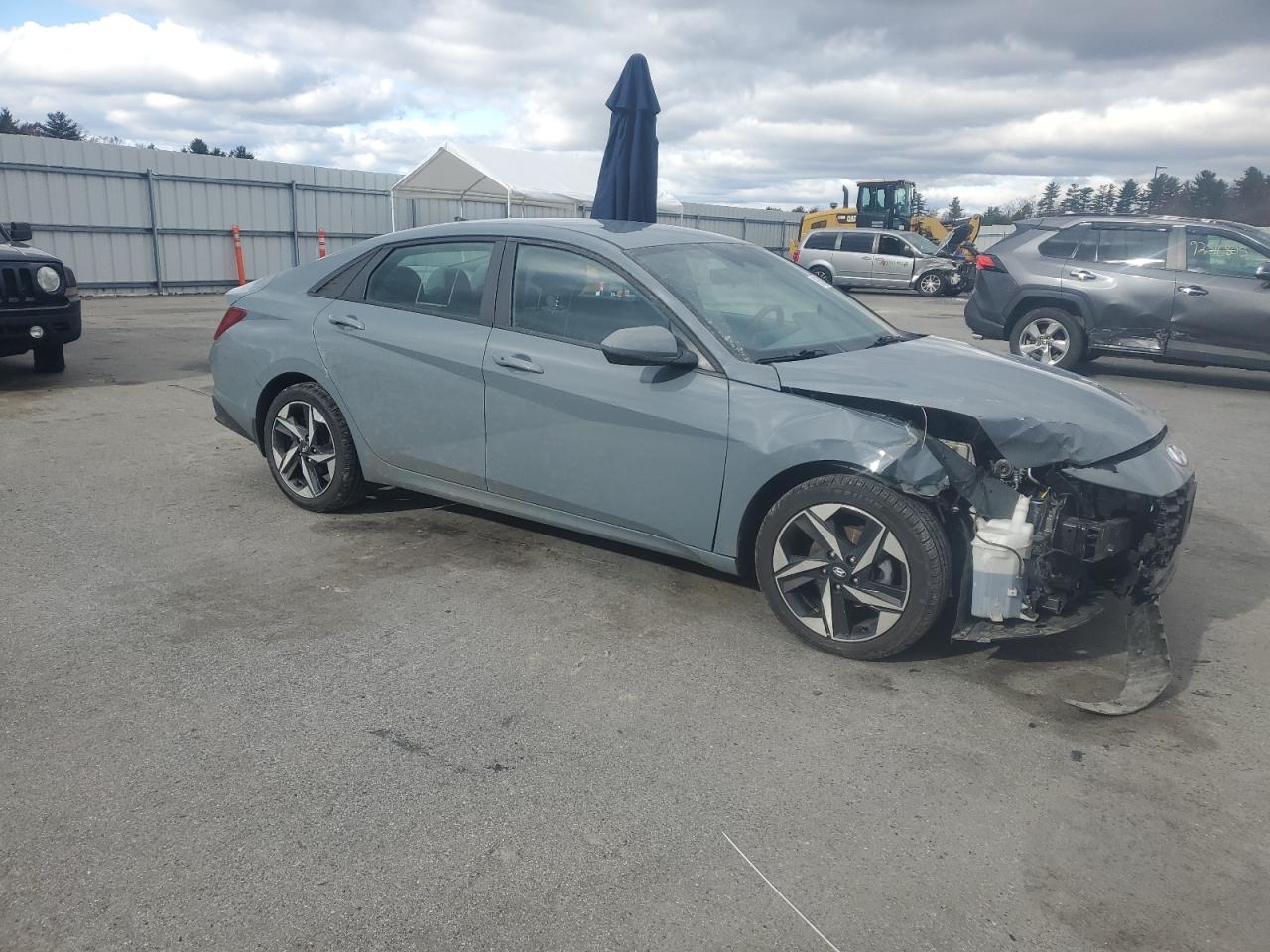 Hyundai ELANTRA Sel Image 3