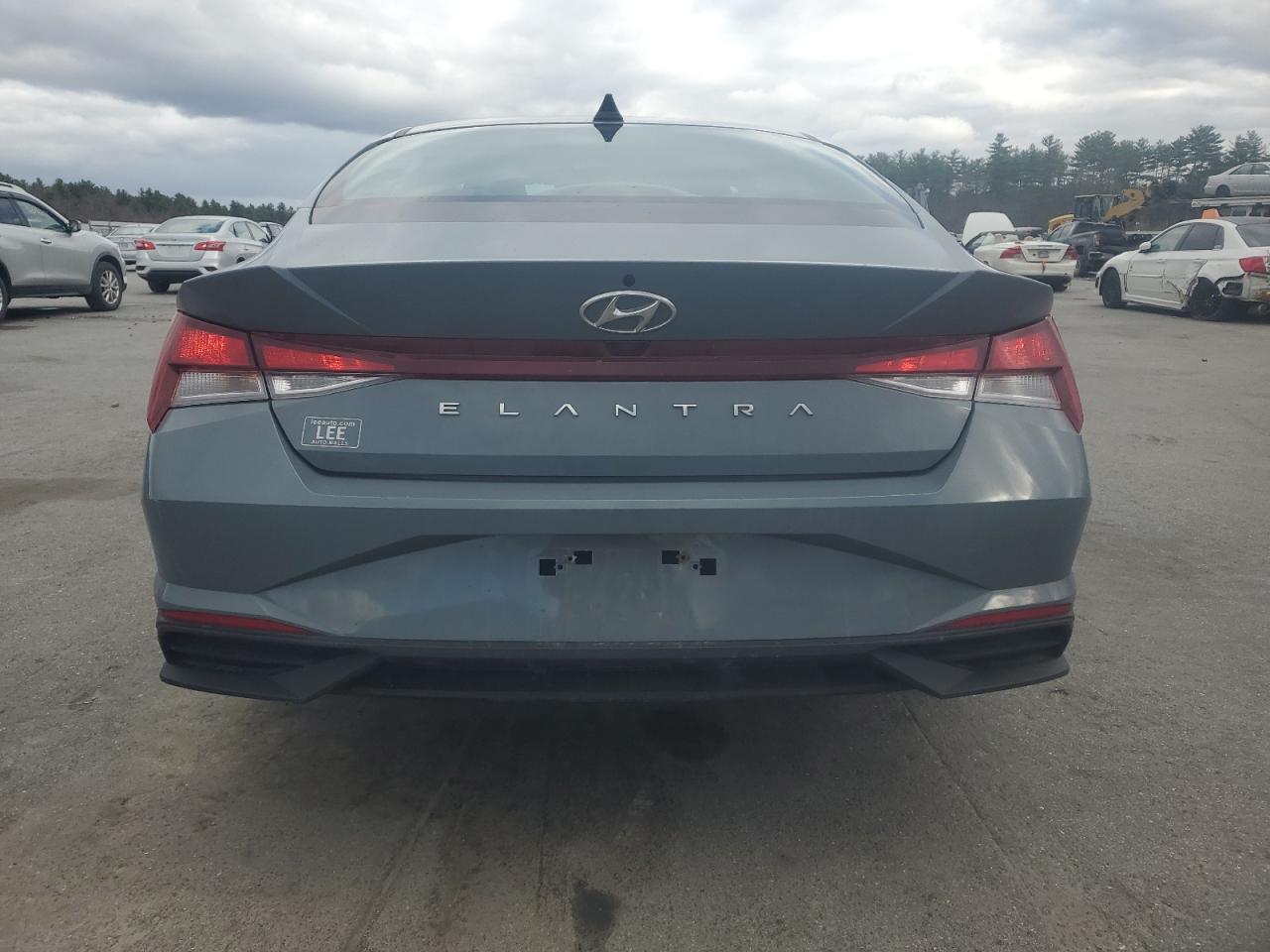 Hyundai ELANTRA Sel Image 4