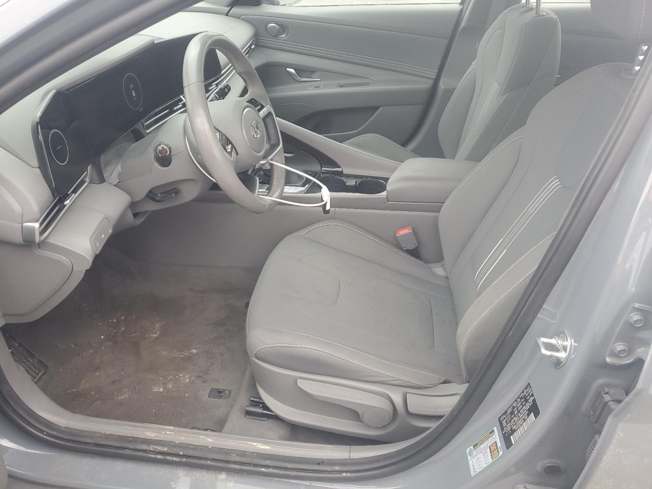 Hyundai ELANTRA Sel Image 9