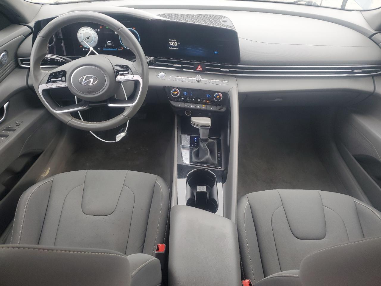 Hyundai ELANTRA Sel Image 8