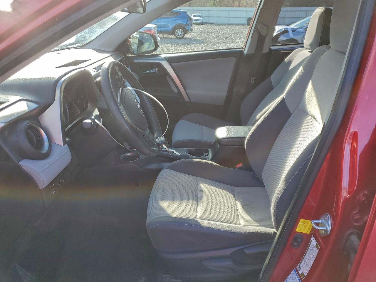 Toyota RAV4 Xle Image 7