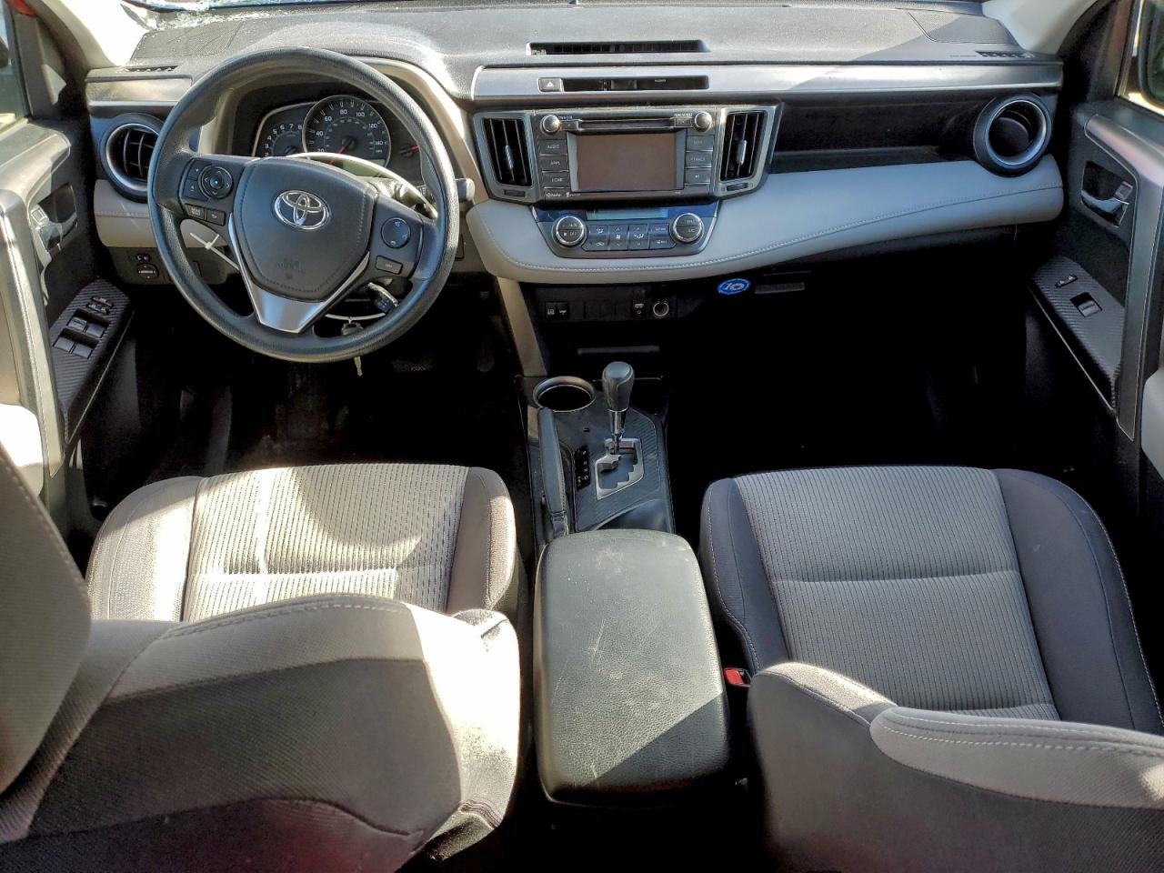 Toyota RAV4 Xle Image 8