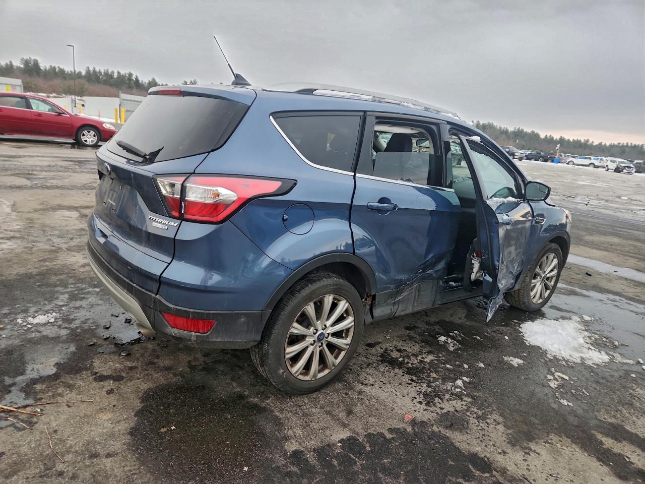 Ford Escape Titanium Image 2