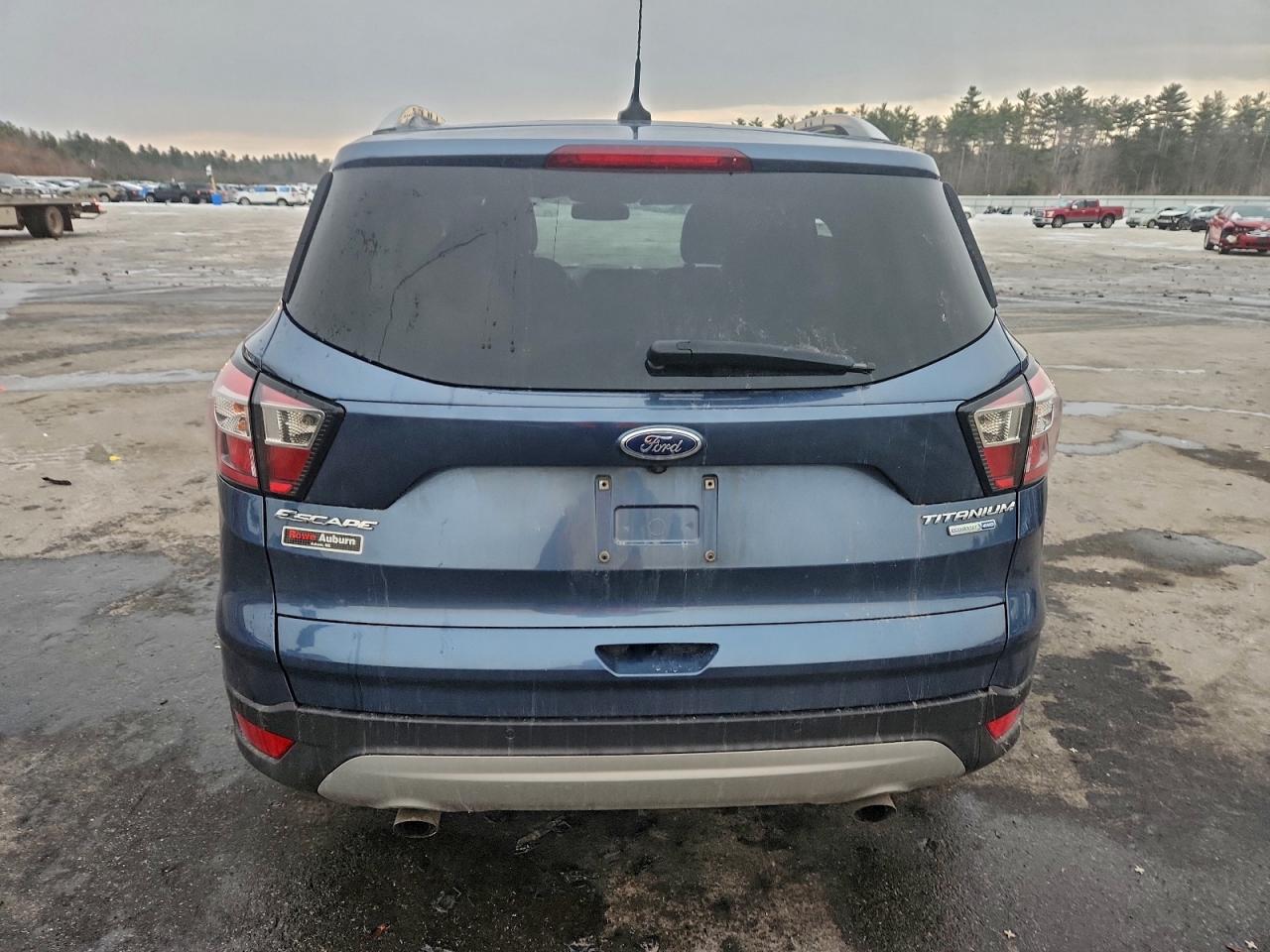Ford Escape Titanium Image 3