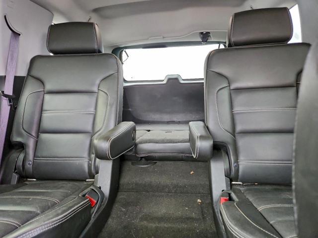 GMC Yukon Denali Image 13