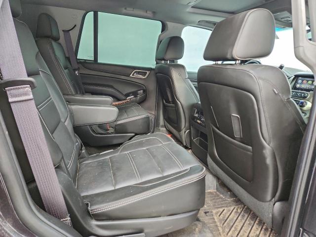 GMC Yukon Denali Image 3