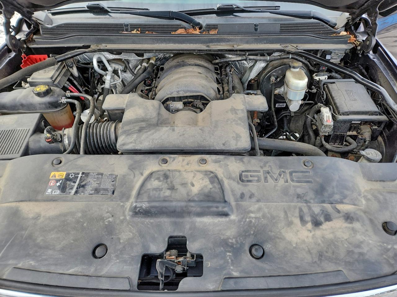 GMC Yukon Denali Image 12